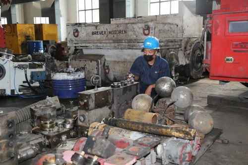 塔山煤礦公司 修舊利廢，舊機(jī)動(dòng)車(chē)變“金礦”